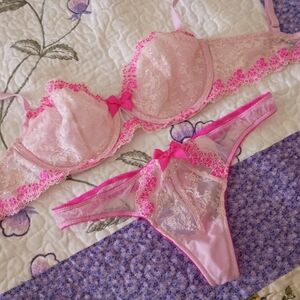 Vintage Victoria Secret Sexy Bra 34D Panties Panty M VS String Thong Floral